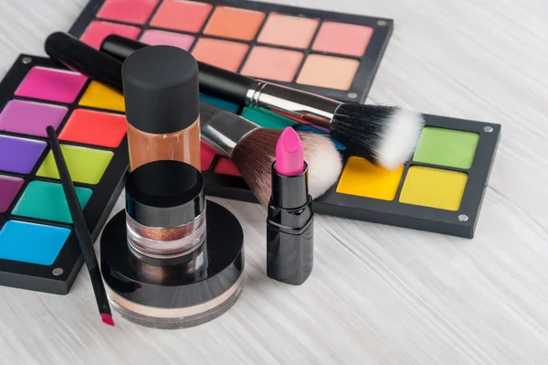 Uppsättning av professionell makeup — Stockfoto