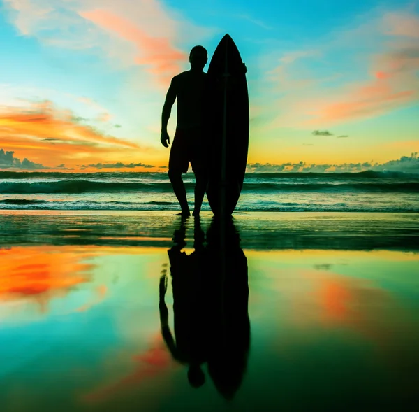 Surfer with board — Stock Photo, Image