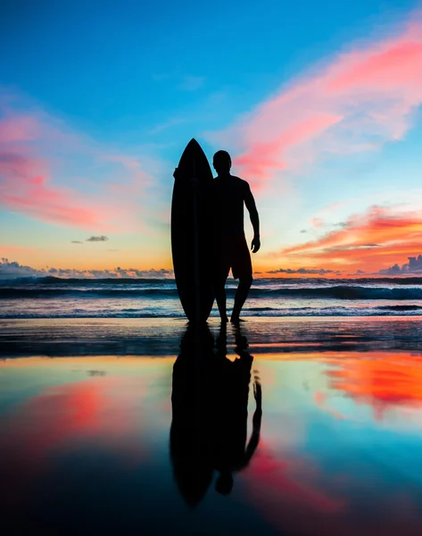 Surfer with board — Stock Photo, Image