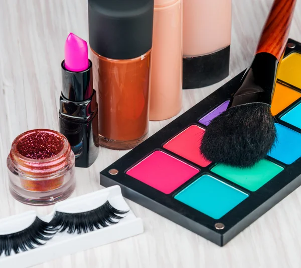 Uppsättning av professionell makeup — Stockfoto