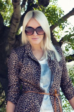 güzel seksi sarışın ceket