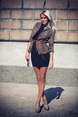 güzel seksi sarışın ceket