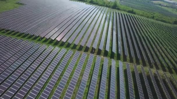 Unidades solares fotovoltaicas — Vídeo de stock