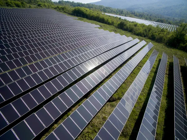 Hava endüstriyel görünümünü fotovoltaik güneş birimleri 
