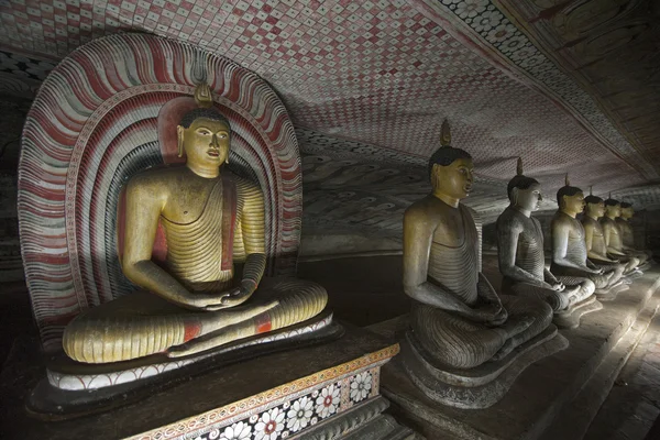 Sochy Buddhy v chrámu Dambulla Rock, Srí Lanka — Stock fotografie