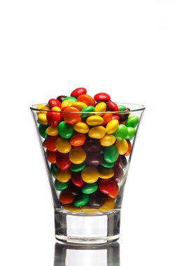 çok renkli karamel tatlılar ve cam isol çikolata şekerleme