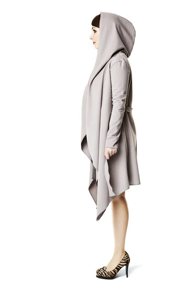 Žena v šedém kabátě — Stock fotografie