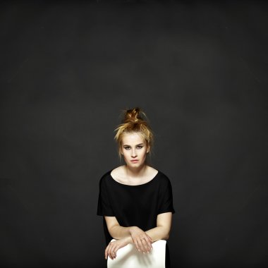 Genç bir kadının portresi