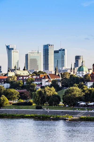 Centrala Warszawa på eftermiddagssolen — Stockfoto