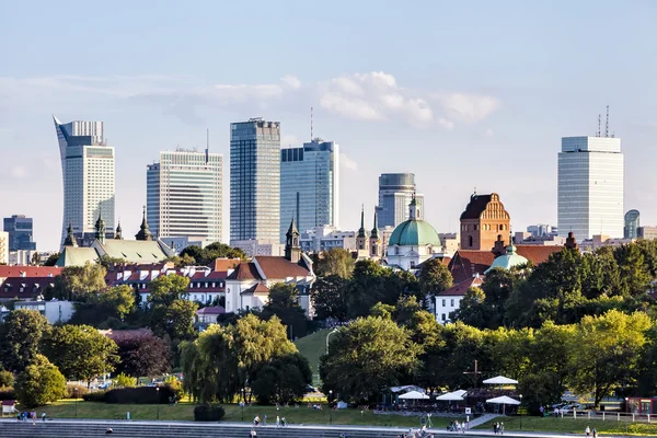 Βαρσοβία, στο κέντρο της πόλης το απόγευμα Royalty Free Φωτογραφίες Αρχείου