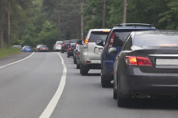 ülkede yol üzerinde trafik sıkışıklığı