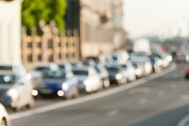 belirsiz arka planda bir göz sıkışmaları şehir avtomobidnykh