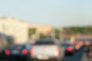 belirsiz arka planda bir göz sıkışmaları şehir avtomobidnykh