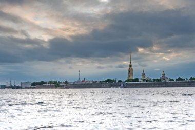 Peter ve Paul Fortress, St. Petersburg gece görünümü