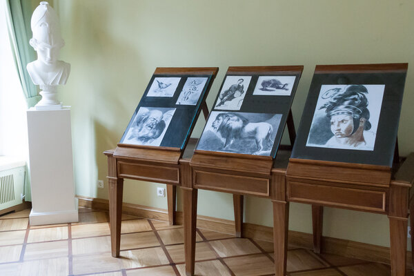 ST. ПЕТЕРБУРГ, РОССИЯ-АПРЕЛЬ 24 2016: Лицей длинной комнаты в Пушкине
.