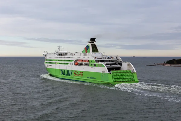 Helsinki, finland-16 mei: de tallink de star ferry zeilen van hels — Stockfoto