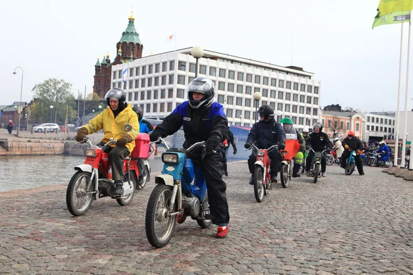 Uruchom motorowerów na ulicach helsinki, 16 maja 2014 — Zdjęcie stockowe