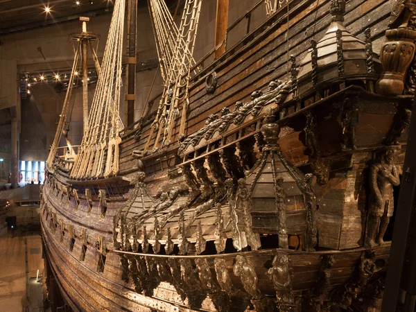 STOCKHOLM - JANEIRO 6: Nave de guerra Vasa do século XVII resgatada de — Fotografia de Stock