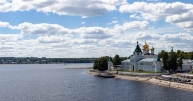 Ipatevsky Manastırı, Kostroma türüne