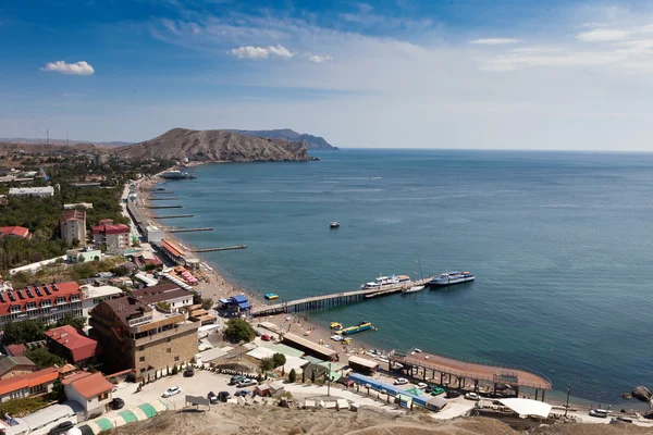夏の日に黒海の海岸のパノラマ — ストック写真