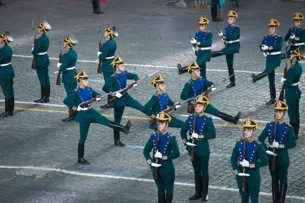 MOSCÚ, RUSIA - 7 DE SEPTIEMBRE. Guardia de honor del Regimiento Presidencial — Foto de Stock