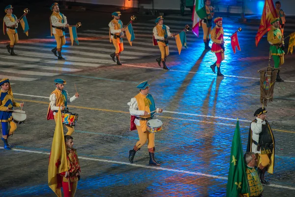 Groep van Italiaanse vlag drager — Stockfoto