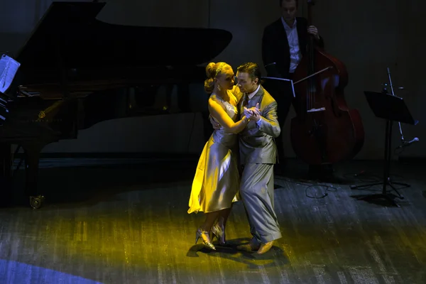 Dancers Artem Mayorov and Julia Osina — Stock Photo, Image