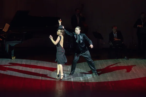 Dancers Dmitry Kuznetsov and Olga Nikolaeva — Stock Photo, Image