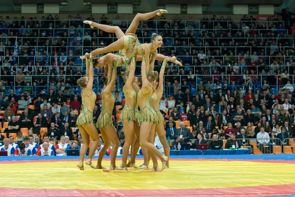 The team on aesthetic gymnastics — Stock Photo, Image