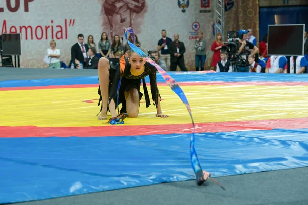 Aesthetic gymnastics — Stock Photo, Image