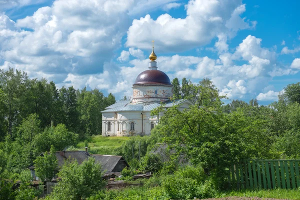 St. Nikola-Kathedrale in Myschkin. Russisch-Orthodoxe Kirche — Stockfoto