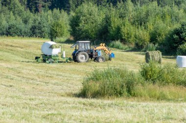 Traktörler biçmek ve çim Paketli