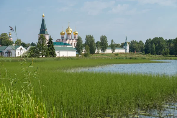 Valdai iver svyatoozersky jungfräuliches Kloster — Stockfoto