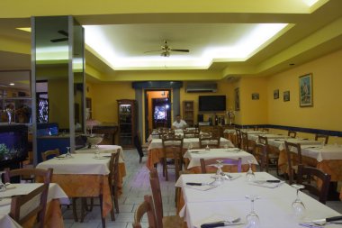 Restoranın içinde.