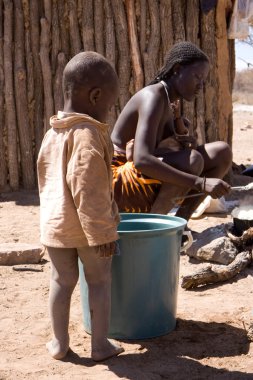 Himba anne ve çocuk