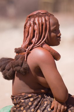 Himba kadın onun köyü