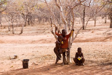 Himba çocukları yerli Köyü