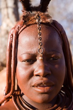 Himba kadın onun köyü