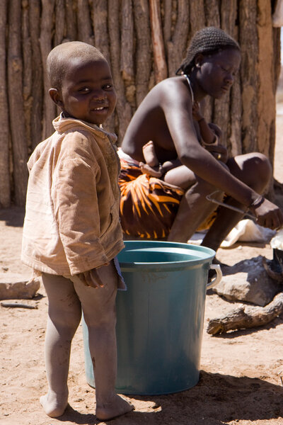 Мать и дети Химбы
