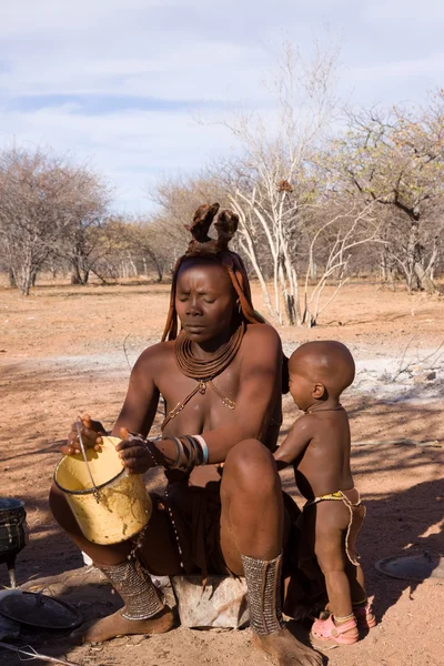 Himba matku a dítě — Stock fotografie
