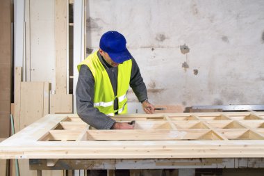 Erkek joiner çalışma