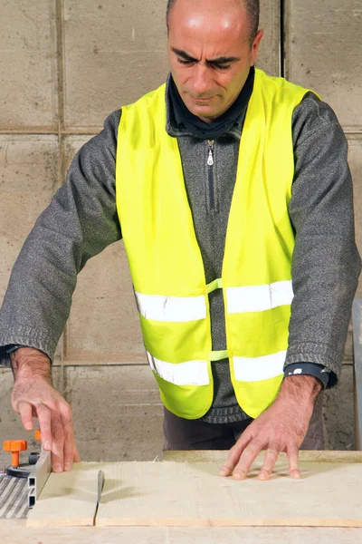 Male joiner working — Stock Photo, Image