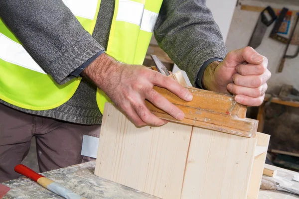 Mannelijke werken joiner — Stockfoto