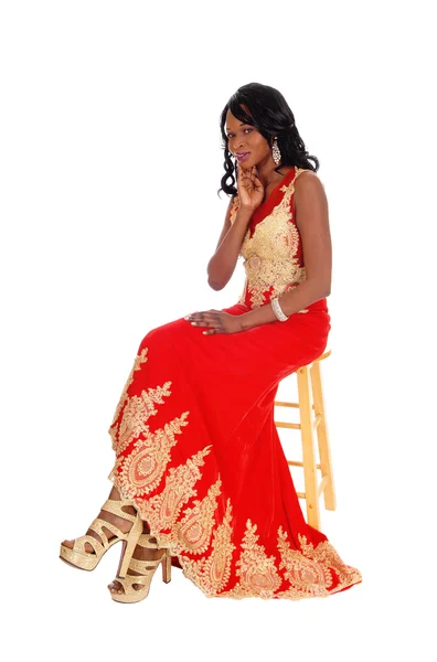Femme afro-américaine en robe . — Photo