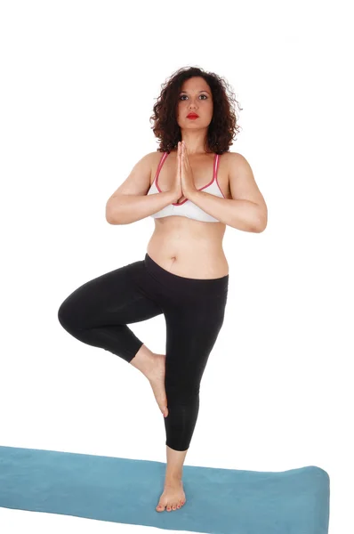 Donna di yoga in piedi sul pavimento . — Foto Stock