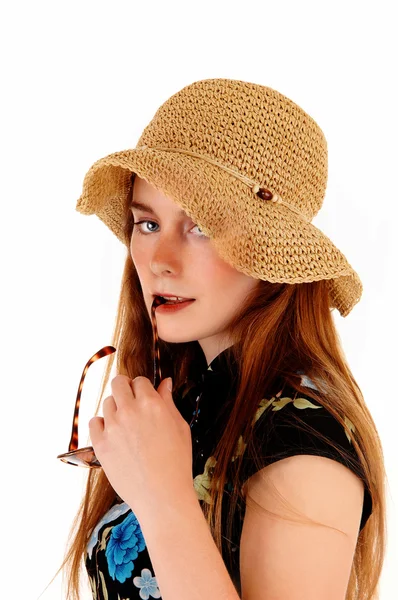 Woman with straw hat. — Stock Photo, Image