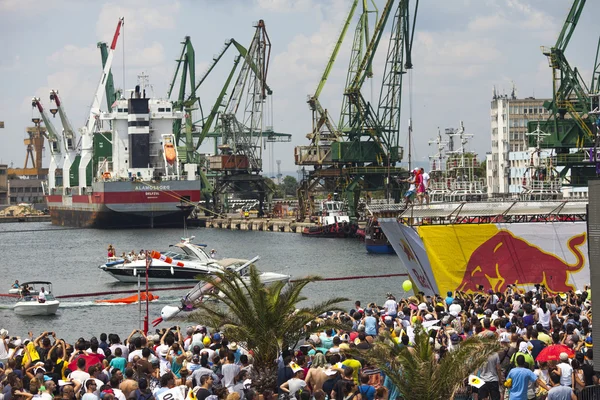 Varna - 2 lipca: Konkurent jest skoki statku powietrznego improwizowane i — Zdjęcie stockowe