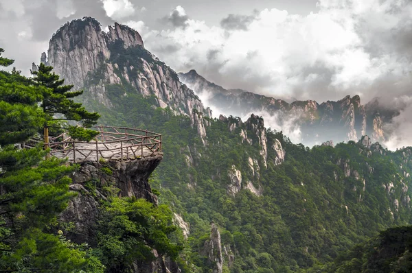 Żółte góry Huangshan taras — Zdjęcie stockowe