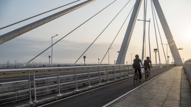 Taipei Tayvan sahne boyunca bisiklet yolu