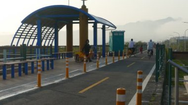 Taipei Tayvan sahne boyunca bisiklet yolu